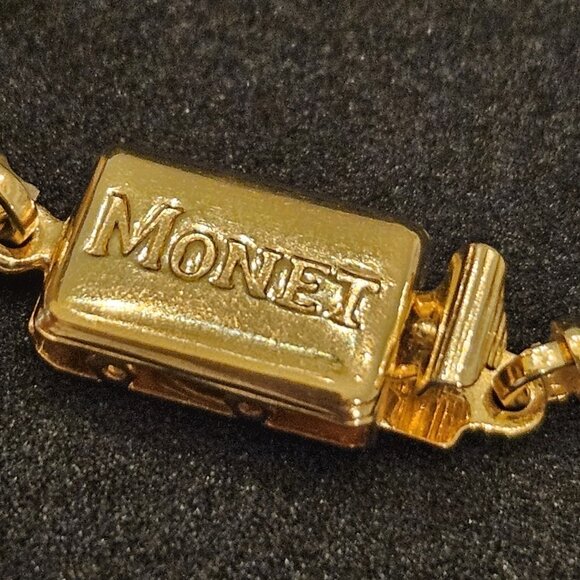 Monet Vintage Mini Faux Ivory Pearl Necklace Gold Ton Box Clasp - Picture 3 of 3